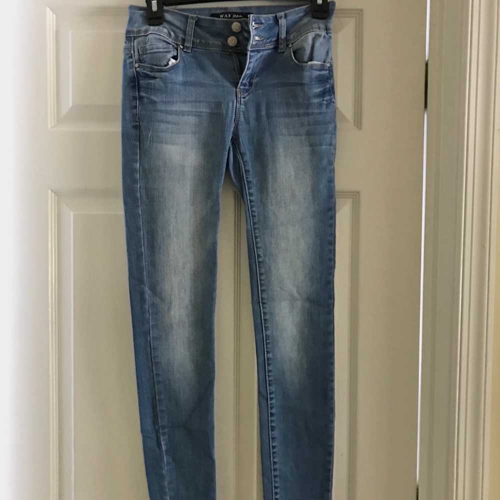Light blue wash skinny jeans
